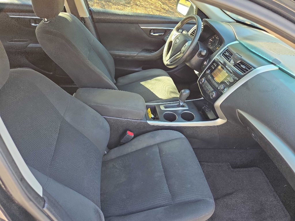 2015 Nissan Altima Image 8