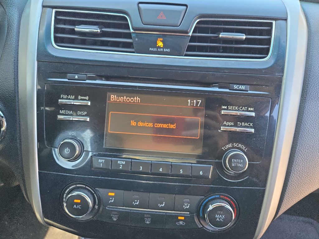 2015 Nissan Altima Image 9