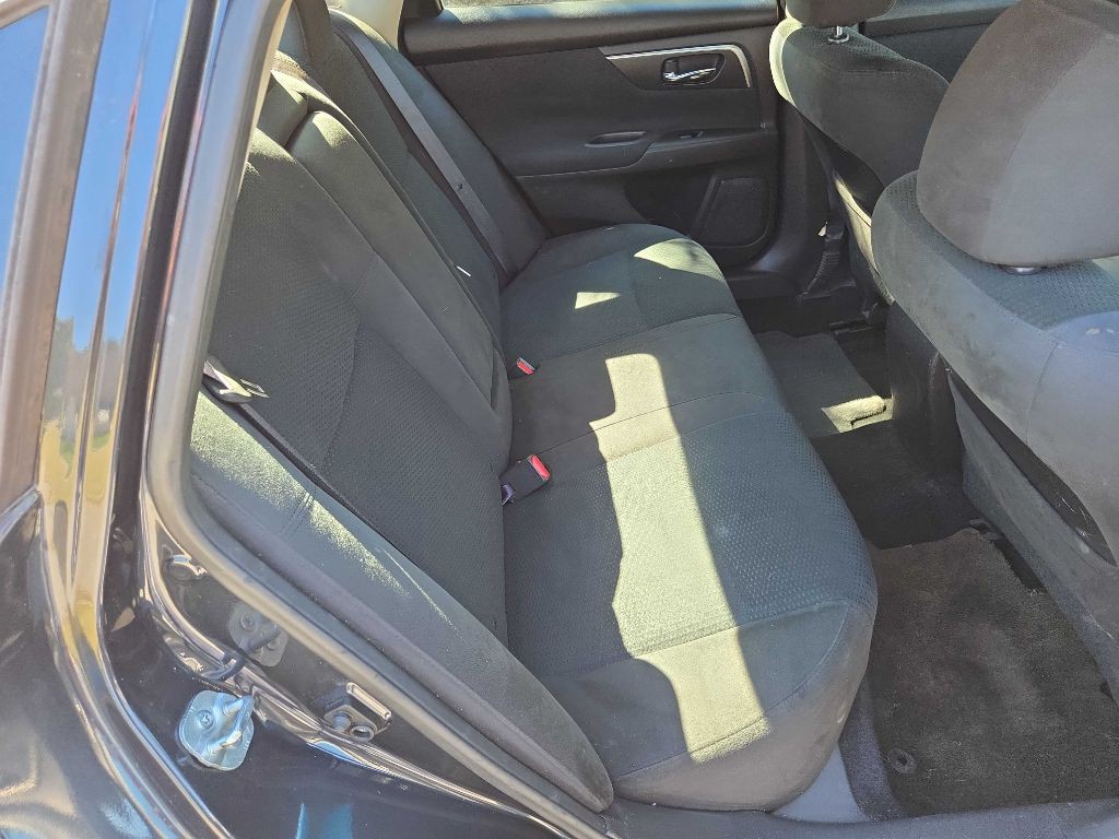 2015 Nissan Altima Image 16