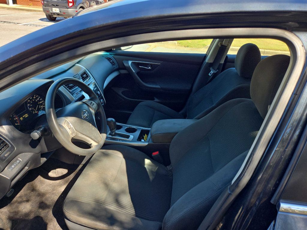 2015 Nissan Altima Image 25