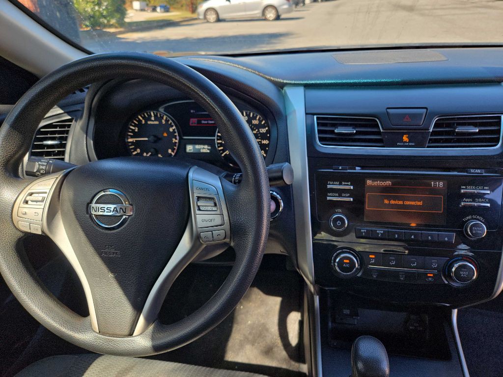 2015 Nissan Altima Image 28