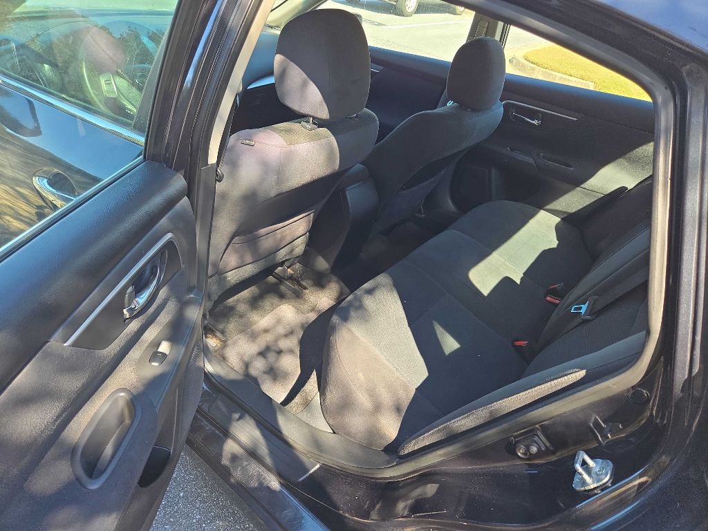 2015 Nissan Altima Image 36