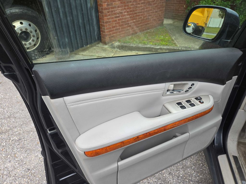 2009 Lexus RX Image 17