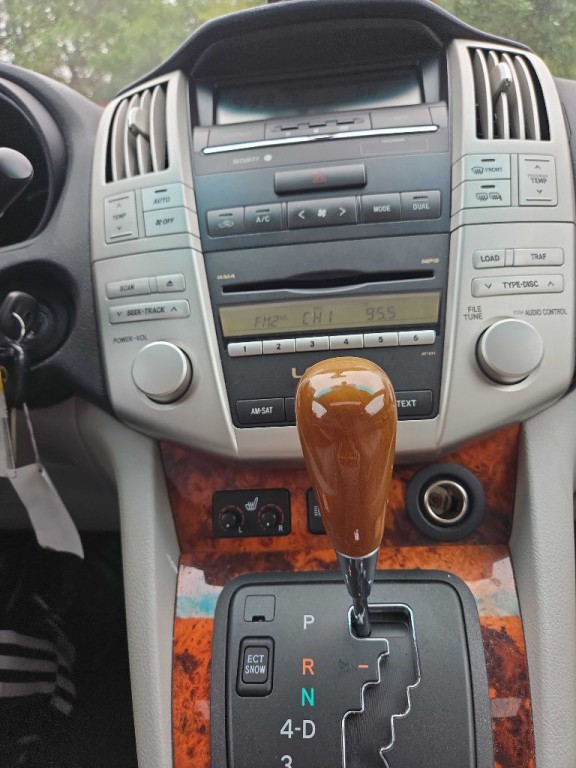 2009 Lexus RX Image 24