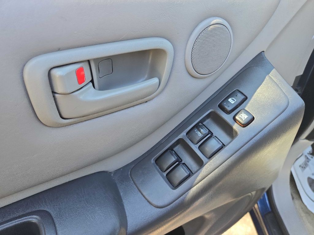 2003 Toyota Highlander Image 30