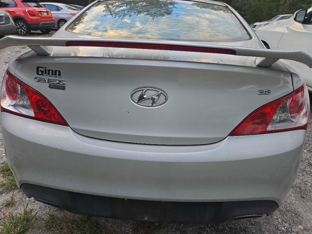 2010 Hyundai Genesis Image 6