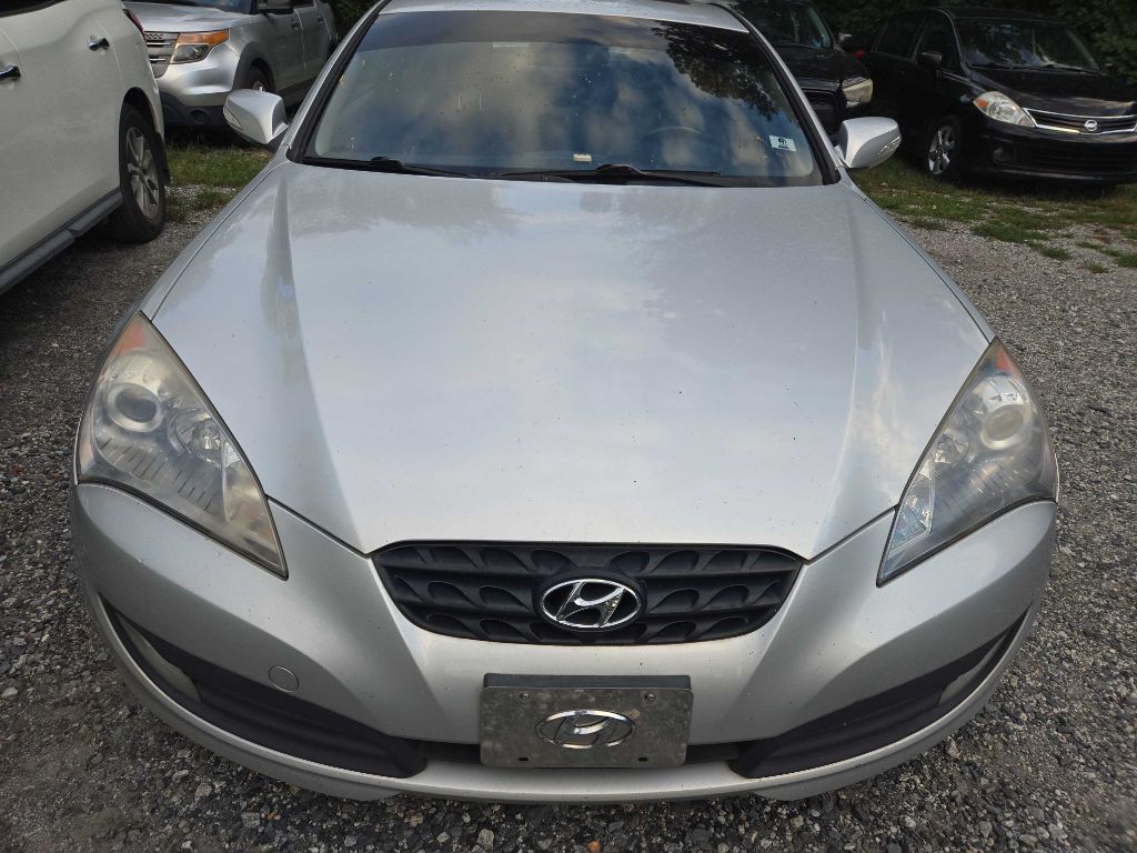 2010 Hyundai Genesis Image 1