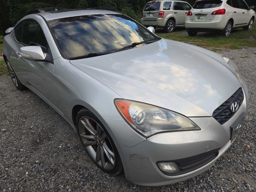 2010 Hyundai Genesis Image 2