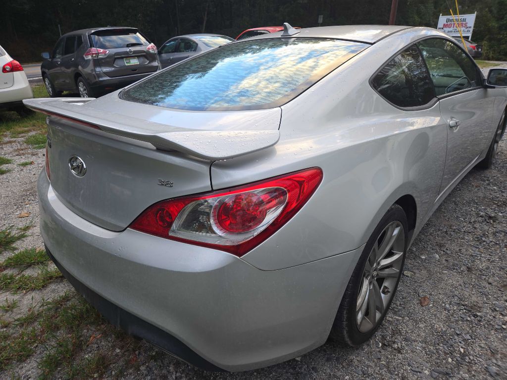 2010 Hyundai Genesis Image 5
