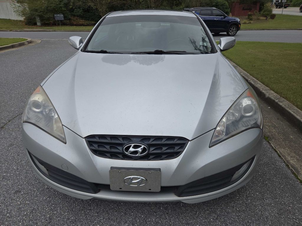 2010 Hyundai Genesis Image 3