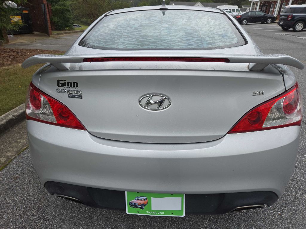 2010 Hyundai Genesis Image 10