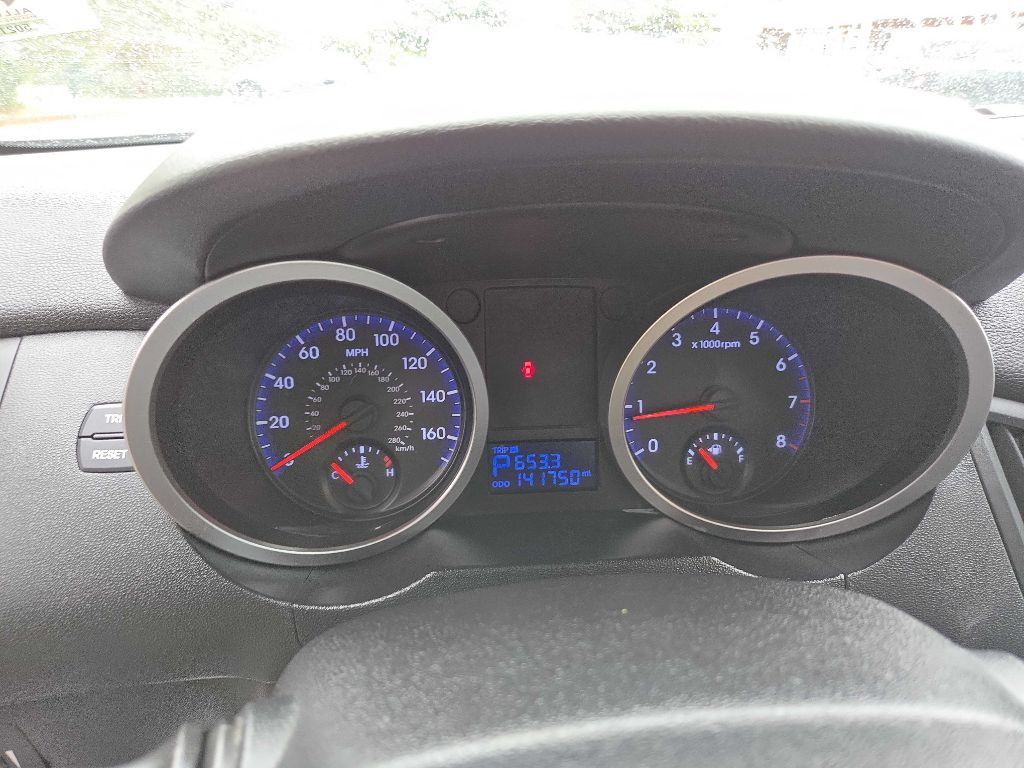 2010 Hyundai Genesis Image 19