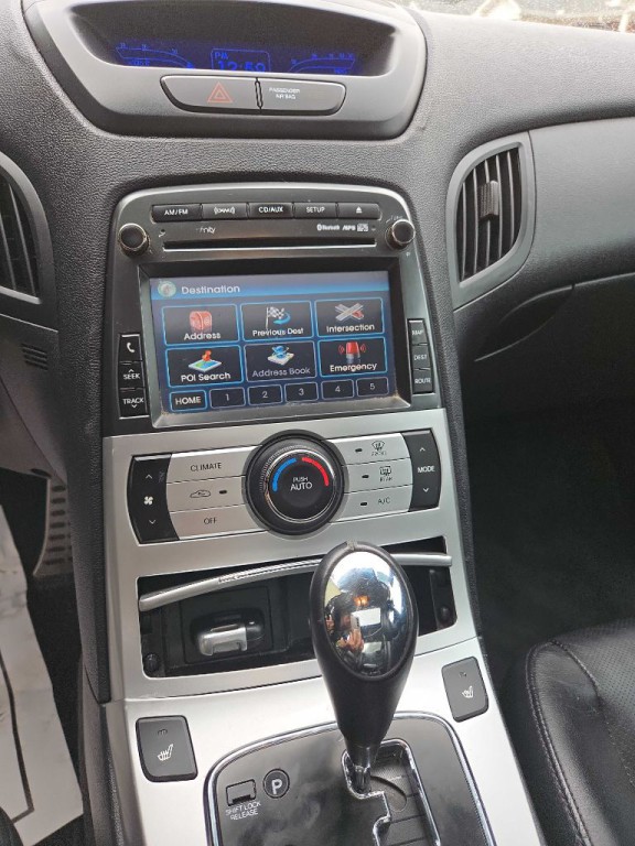2010 Hyundai Genesis Image 20