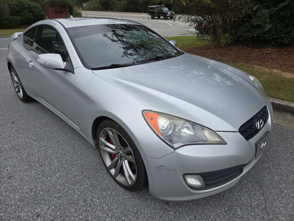2010 Hyundai Genesis Image 2