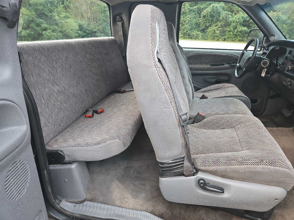 2001 Dodge Ram 1500 Image 3