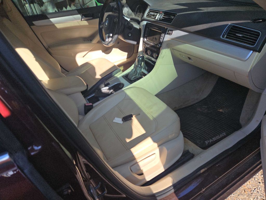 2013 Volkswagen Passat Image 3