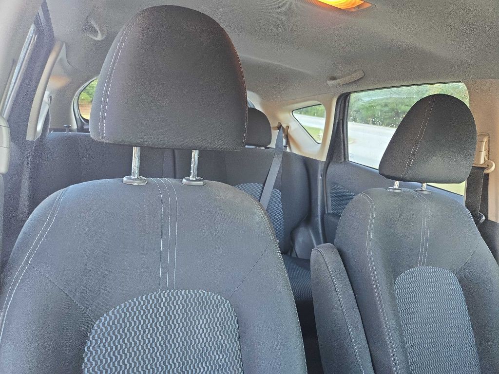 2015 Nissan Versa Image 10