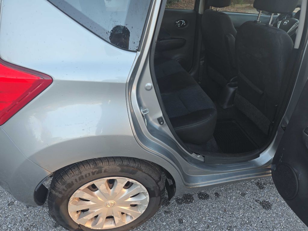 2015 Nissan Versa Image 12