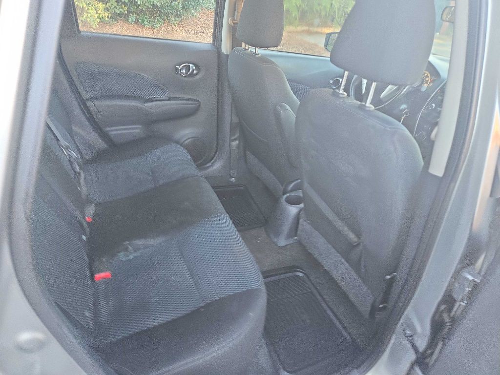 2015 Nissan Versa Image 13