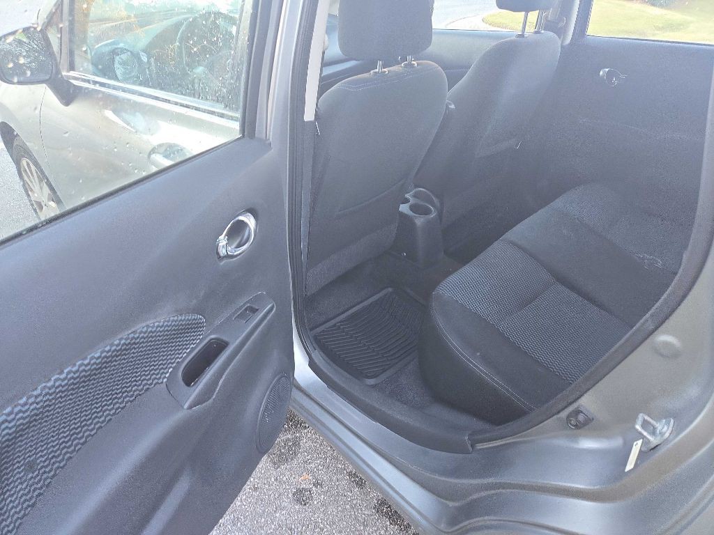 2015 Nissan Versa Image 22
