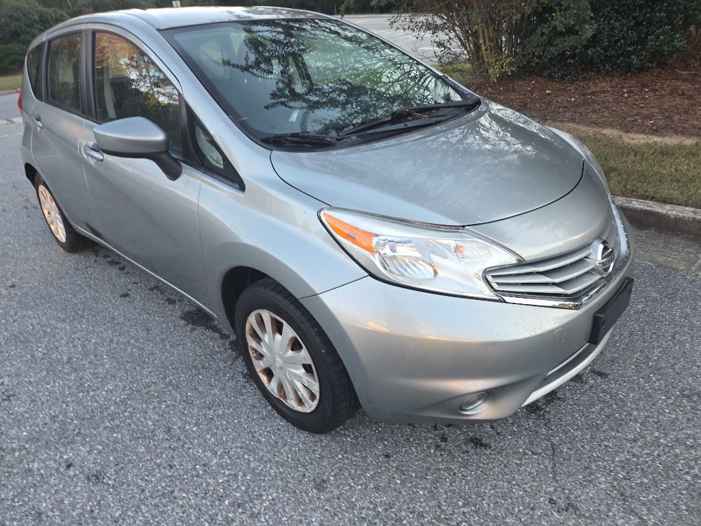 2015 Nissan Versa Image 2