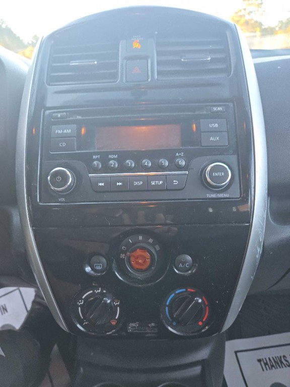 2015 Nissan Versa Image 32