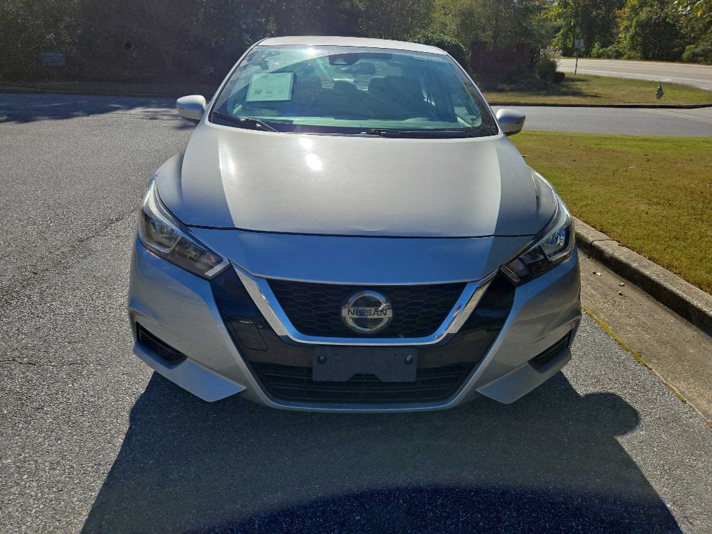 2021 Nissan Versa Image 2