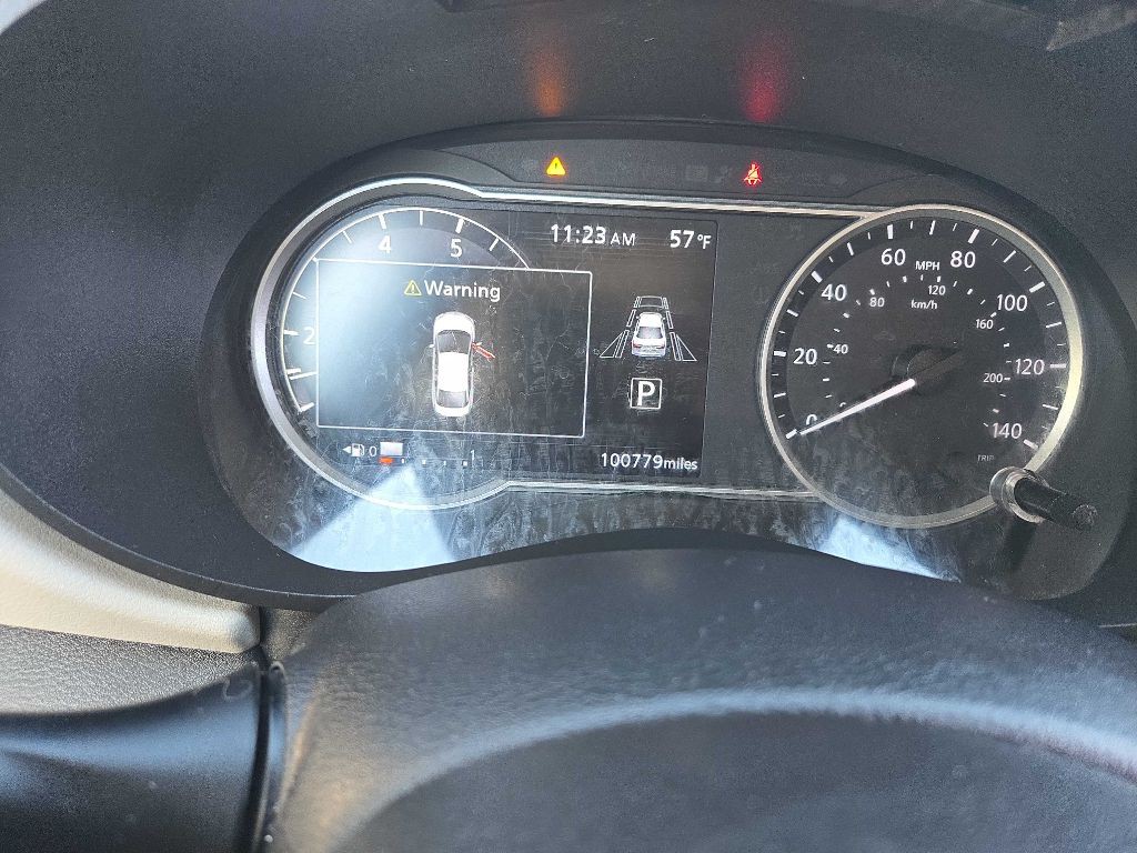 2021 Nissan Versa Image 15