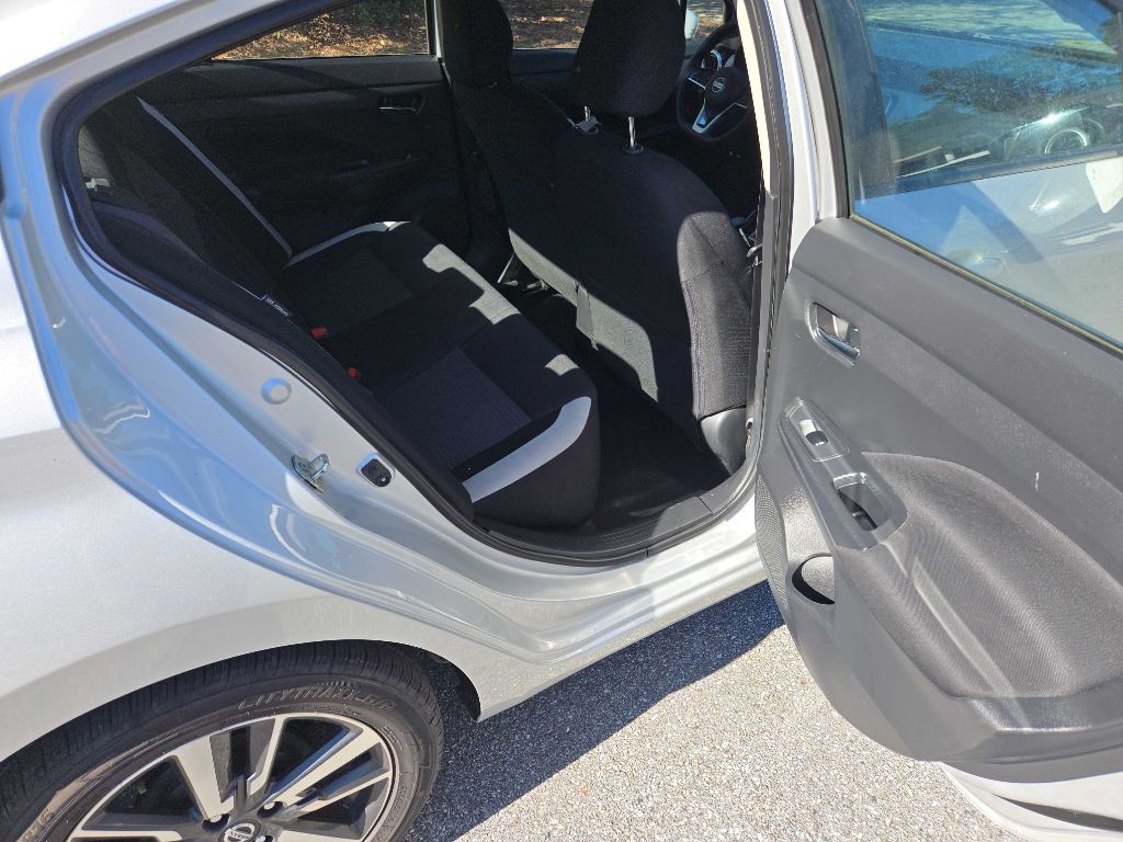 2021 Nissan Versa Image 16