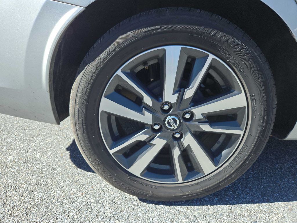2021 Nissan Versa Image 20