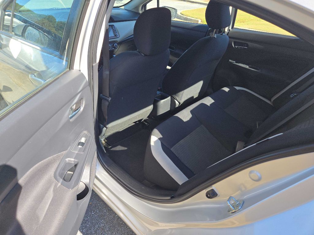 2021 Nissan Versa Image 25