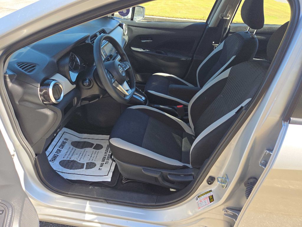 2021 Nissan Versa Image 27