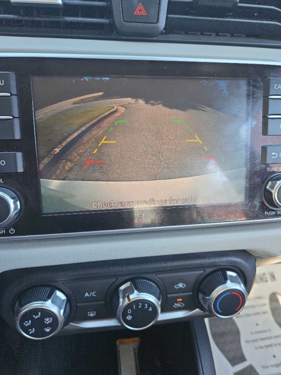 2021 Nissan Versa Image 38