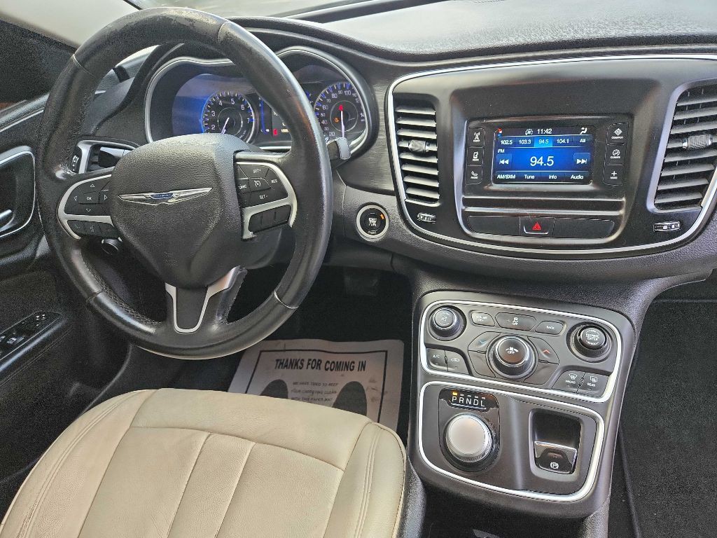 2015 Chrysler 200 Image 13