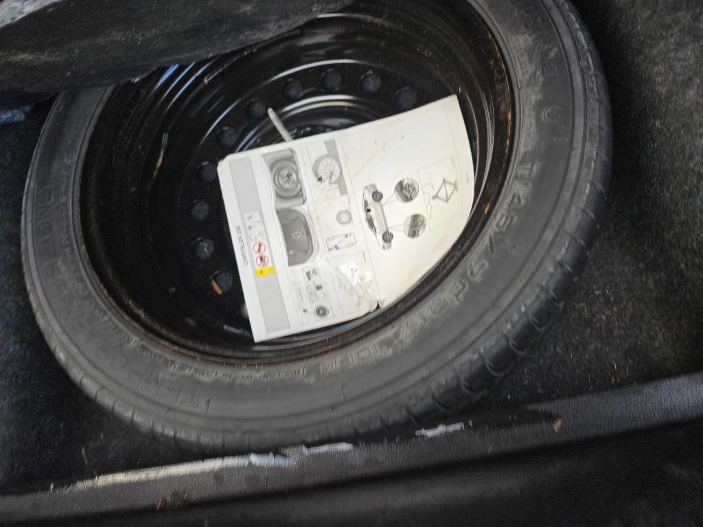 2015 Chrysler 200 Image 21