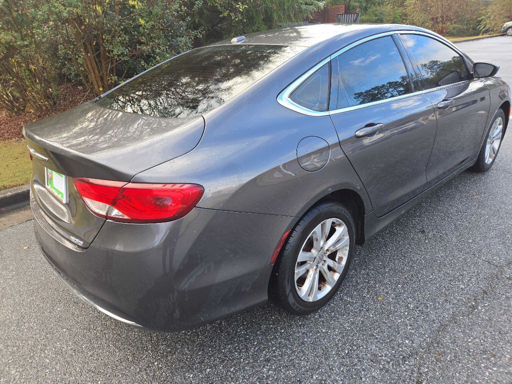 2015 Chrysler 200 Image 35