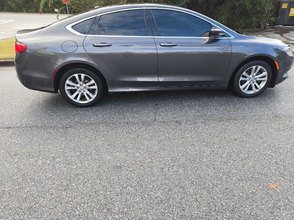 2015 Chrysler 200 Image 39