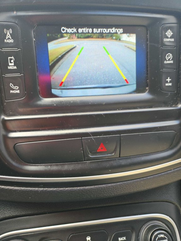 2015 Chrysler 200 Image 44