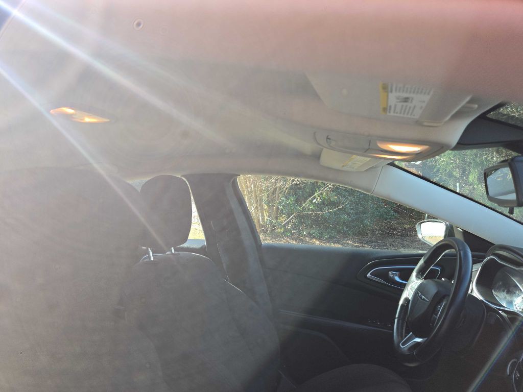 2015 Chrysler 200 Image 12