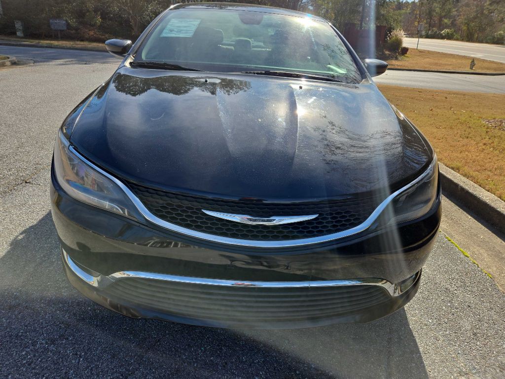 2015 Chrysler 200 Image 1