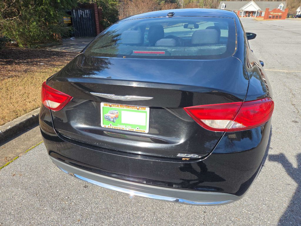 2015 Chrysler 200 Image 17