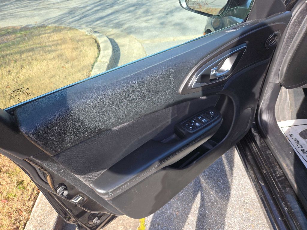 2015 Chrysler 200 Image 20