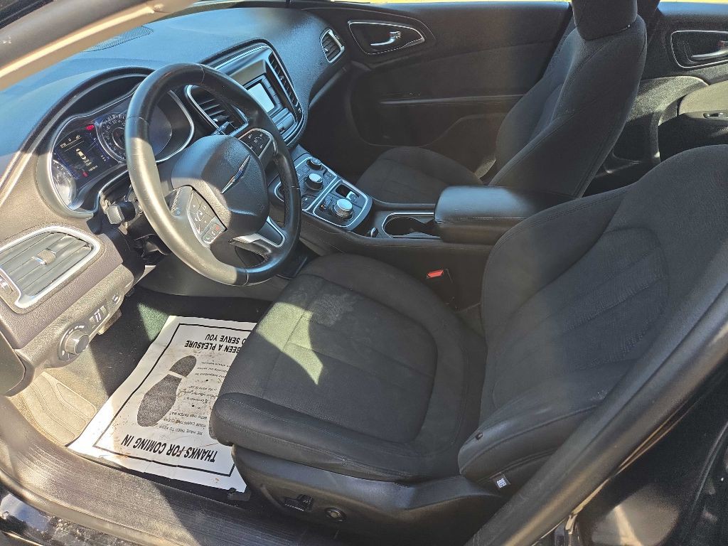 2015 Chrysler 200 Image 29