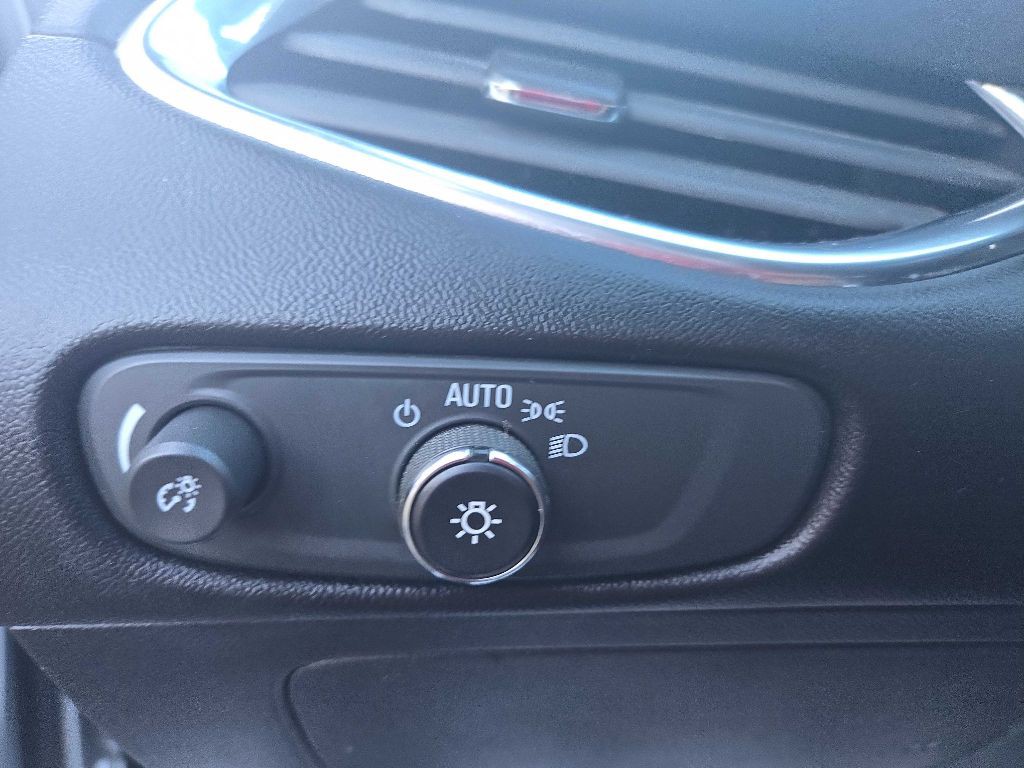 2020 Chevrolet Malibu Image 31