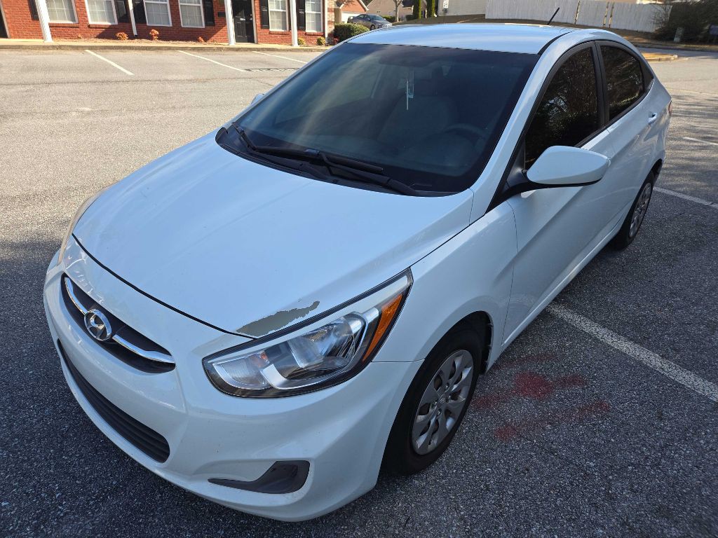 2016 Hyundai Accent Image 2