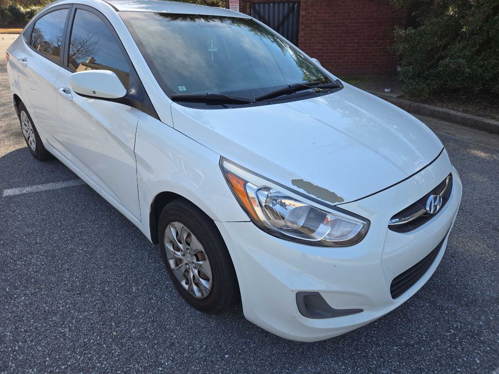 2016 Hyundai Accent Image 3