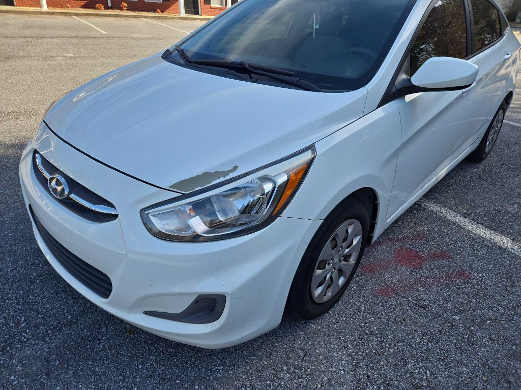 2016 Hyundai Accent Image 4