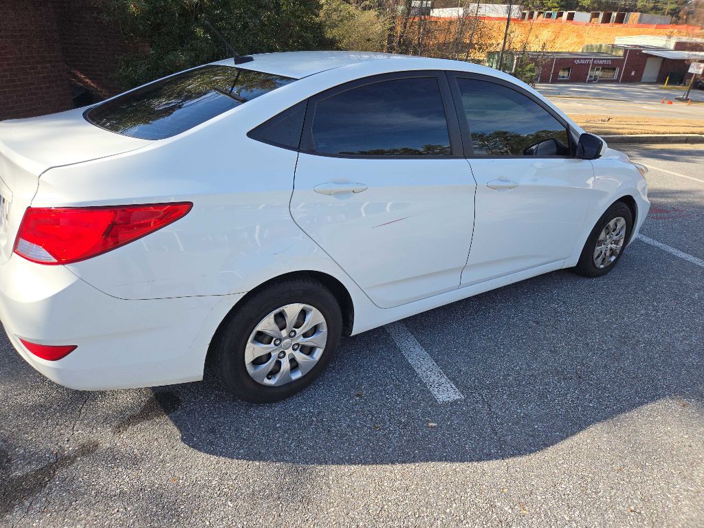 2016 Hyundai Accent Image 6