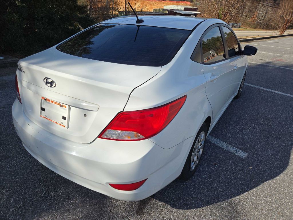 2016 Hyundai Accent Image 8