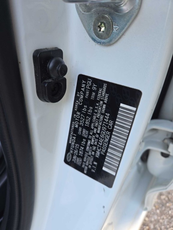 2016 Hyundai Accent Image 12